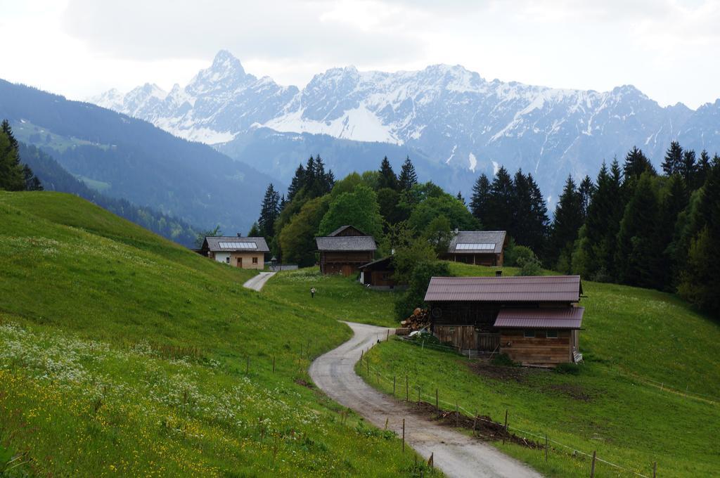 Maisaess Lifinarblick Villa Schruns Szoba fotó